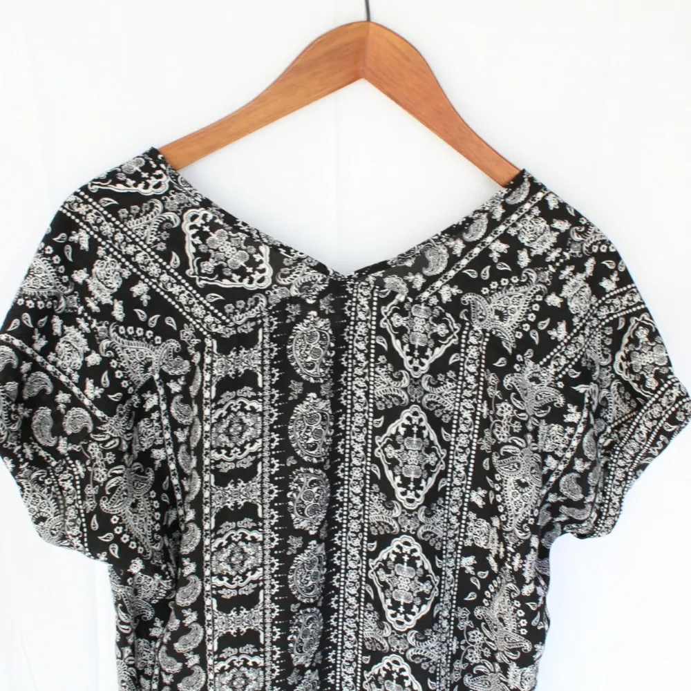 Pink Rose | B&W Patterned Short Sleeve - Image 4