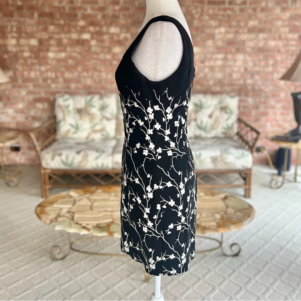 Nicole Miller Dress Black Floral Embroidered Mini V-Neck Sleeveless 6 Party LBD - Image 7