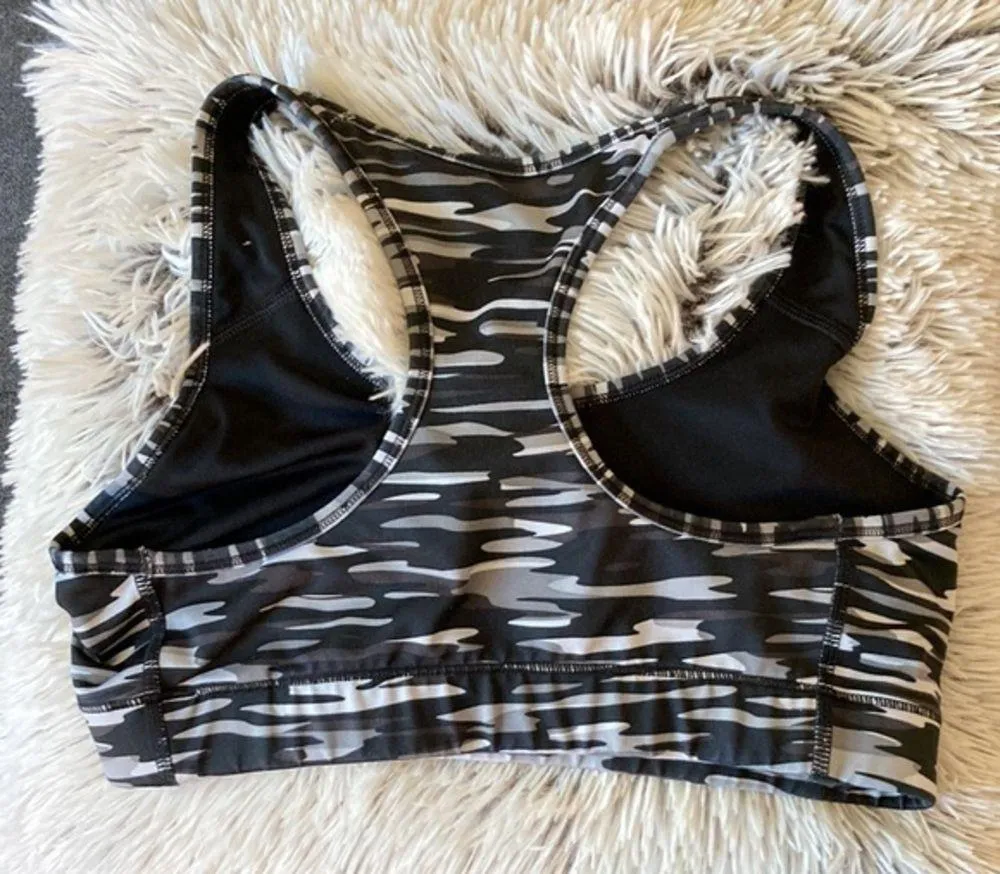 Dri Fit Swoosh non-padded sports bra size‎ medium - Image 2