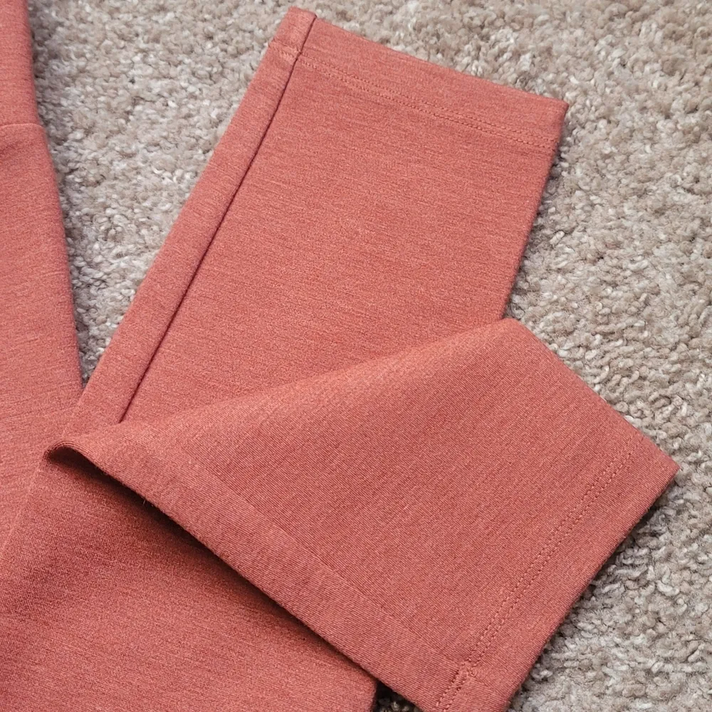 NWOT! LOFT Lou & Grey Heathered Red Back Pocket Pointe Leggings XS - Image 8