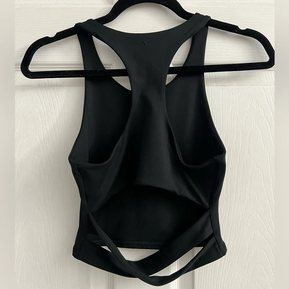 VICTORIA'S SECRET Flow On Point Crossback Crop Tank size S - Image 5