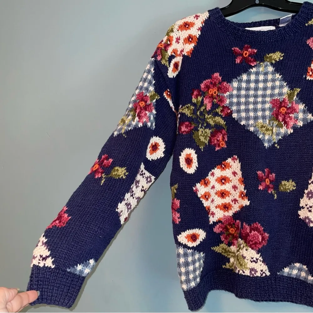 Signatures by Northern Isles Knitted By Hand Cottagecore Sweater Size Large Blue - Image 4