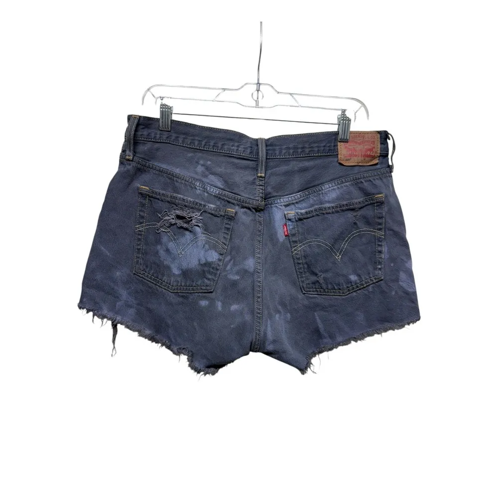 Levis 501 Denim Jean Shorts Women 31 Blue Bleached Button Fly Distressed Cut Off - Image 2