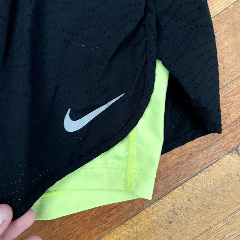 Nike dri fit black neon green running shorts athleisure workout pants pocket - Image 2