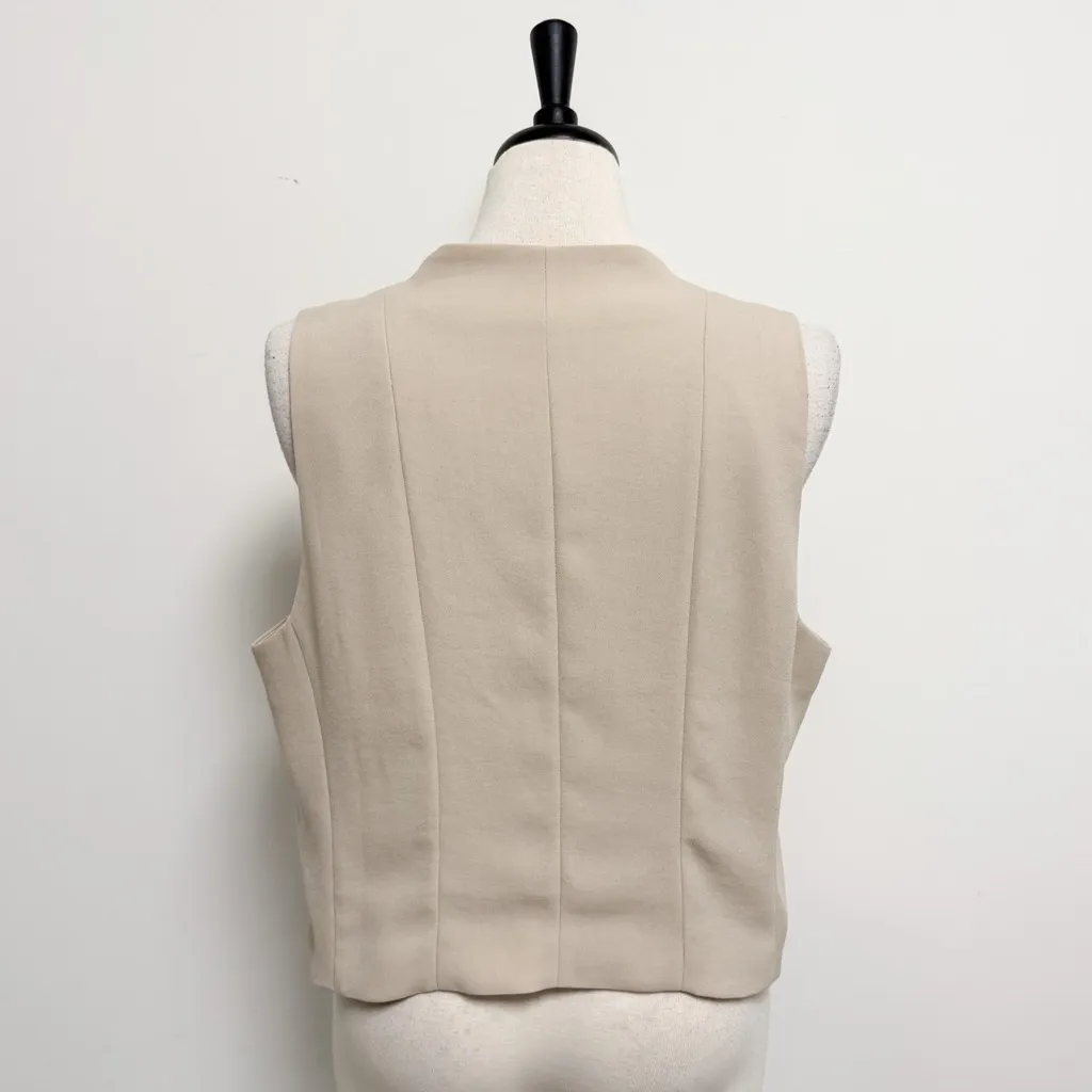 Spanx Tahini Beige Crepe 3 Button Short Length Vest 1X Faux Flap Pockets - Image 4
