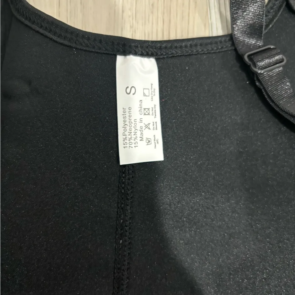 Black/Gray Neoprene Waist Trainer hook and zip closure, adjustable straps - Image 4