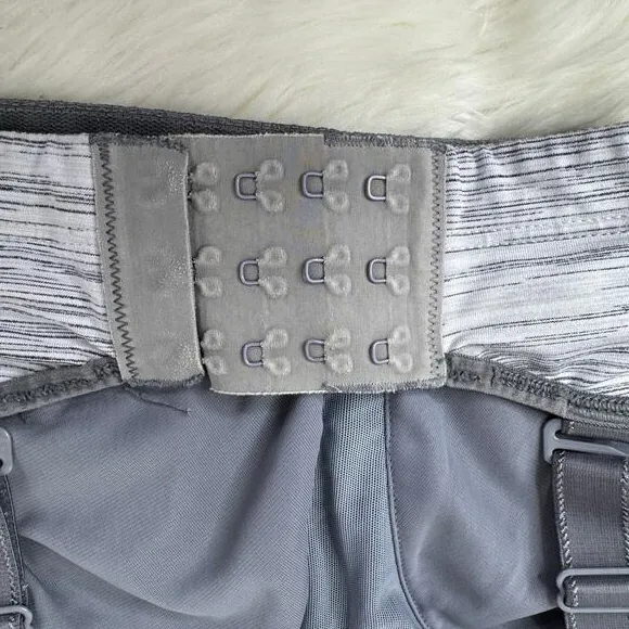 Lululemon Ta Ta‎ Tamer III Space Dye Camo White Silver Spoon Bra Size 36D - Image 7