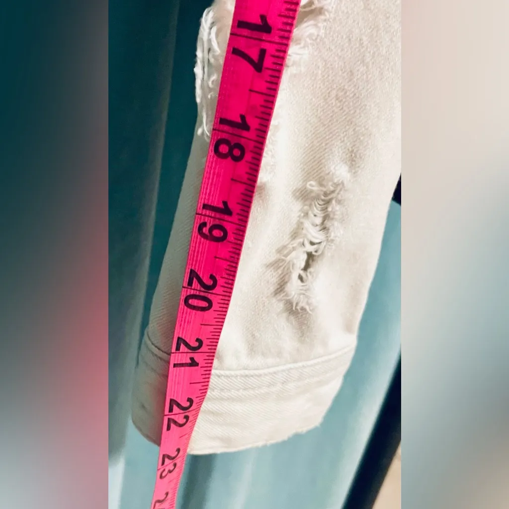 H&M Women’s Sz6 Light Jean Jacket Bleached Distressed Ripped W Pockets - Image 8