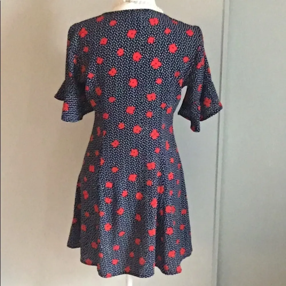 Forever 21 Short Flutter Sleeve Botton Down Floral Print Mini Dress - Image 5