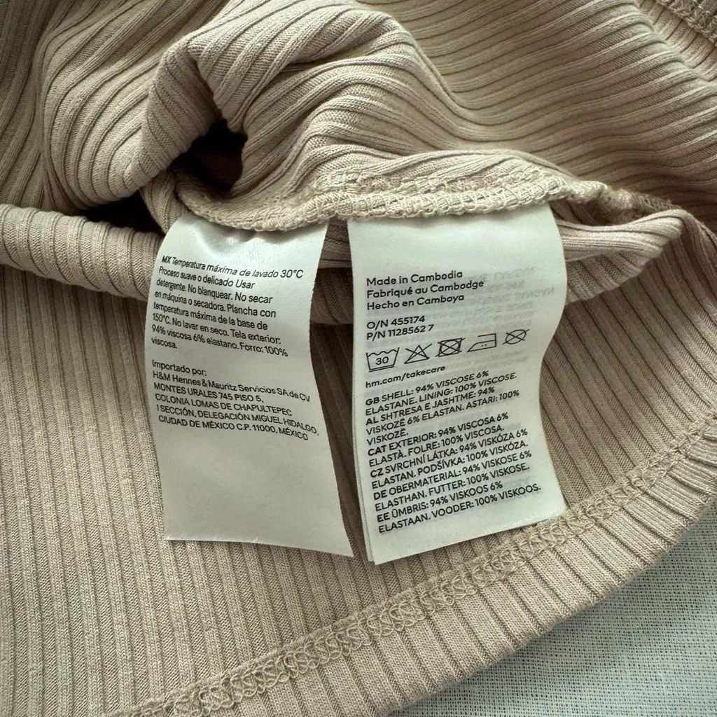 H&M XS nude/tan v-neck viscose ribbed tank - new with tags - Image 6