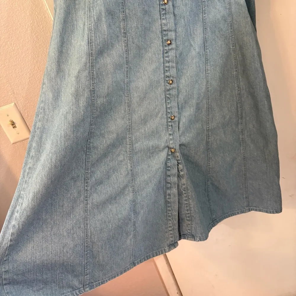 Vintage Denim Maxi Dress Long Line Pearl Snap Buttons Cowgirl Chambray Cottage Blue Size 12 - Image 2