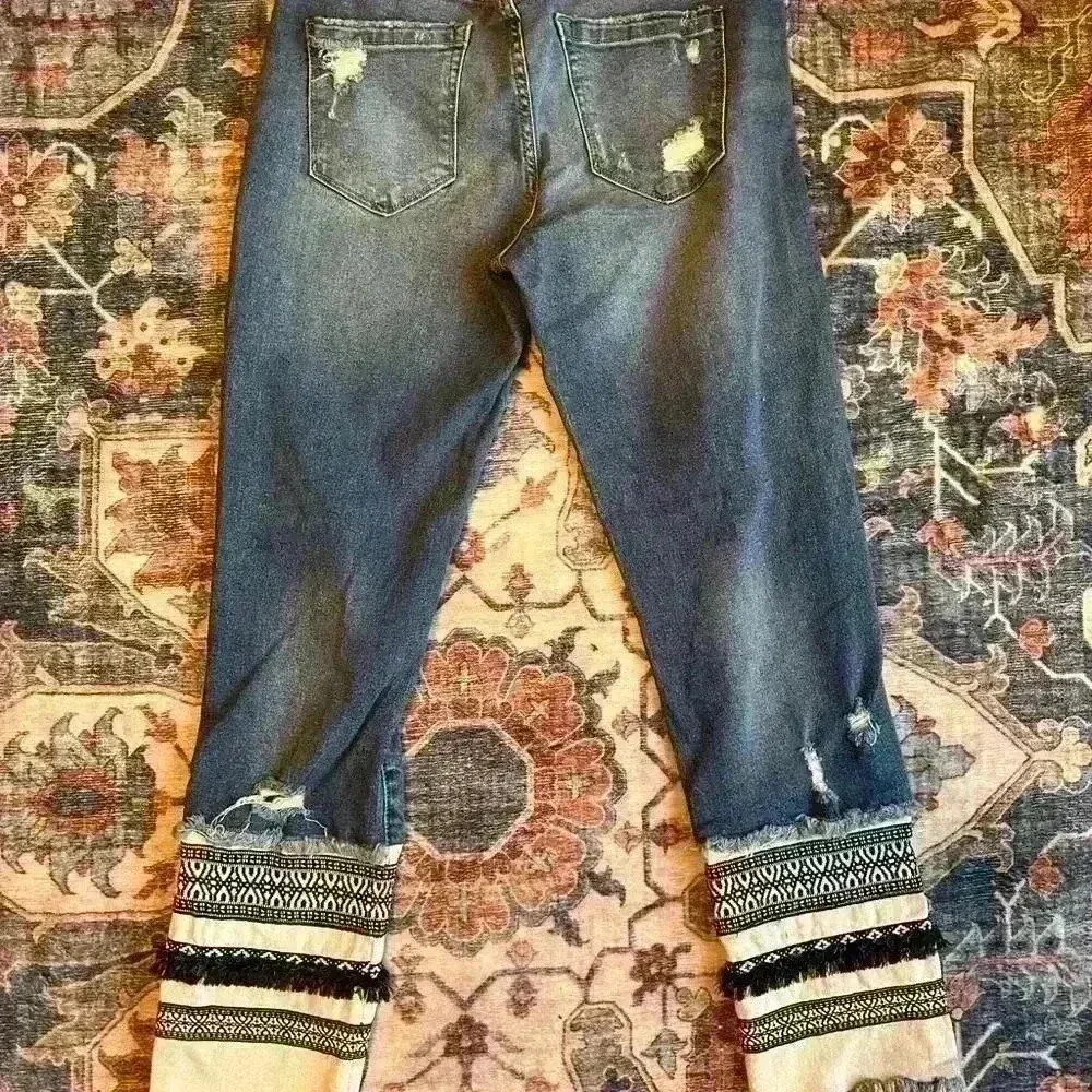 BLANKNYC High Rise Tapered Jeans Size 27 Boho Embroidered Fringe Cuff Festival - Image 3