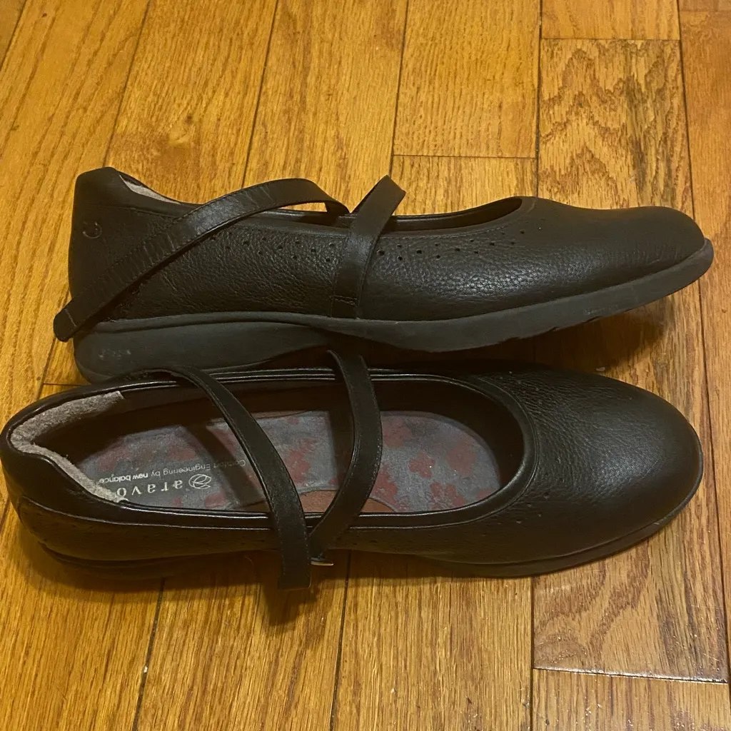 Women's Black Leather Strappy Mary Janes Flats Aravon New Balance Size 11.5‎ - Image 2