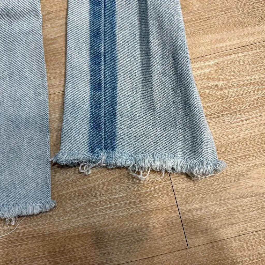 Pacsun Light Wash Mom Jeans - Image 10