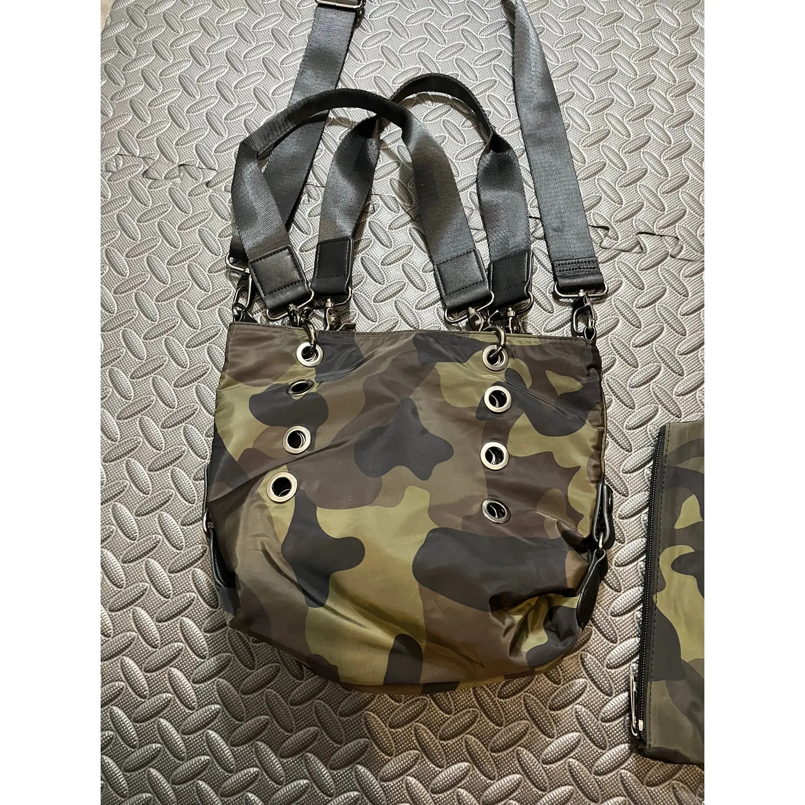 SR Squared Sondra Roberts‎ Camouflage Mini Reversible Tote with Inside Pouch - Image 4