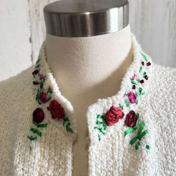 Vintage embroidered sweater vest‎ floral feminine minimalist basic Red Size M - Image 8