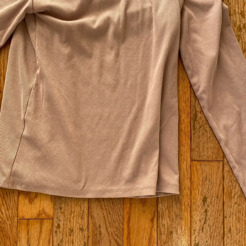 light pink mauve ribbed turtle neck long sleeve - Image 8