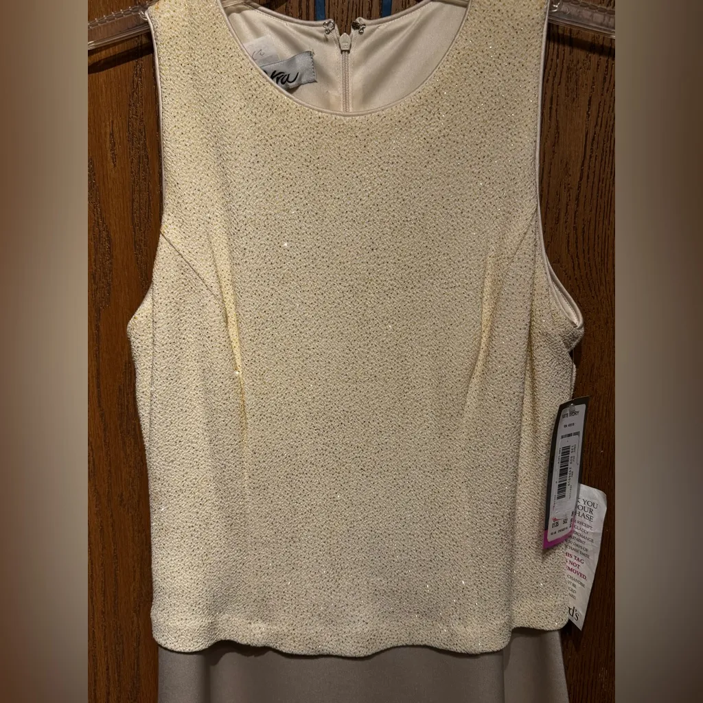 Patra Women’s Ivory with Silver& Gold GlitterTop Full Length Formal Evening Gown Tan Size 8 - Image 6