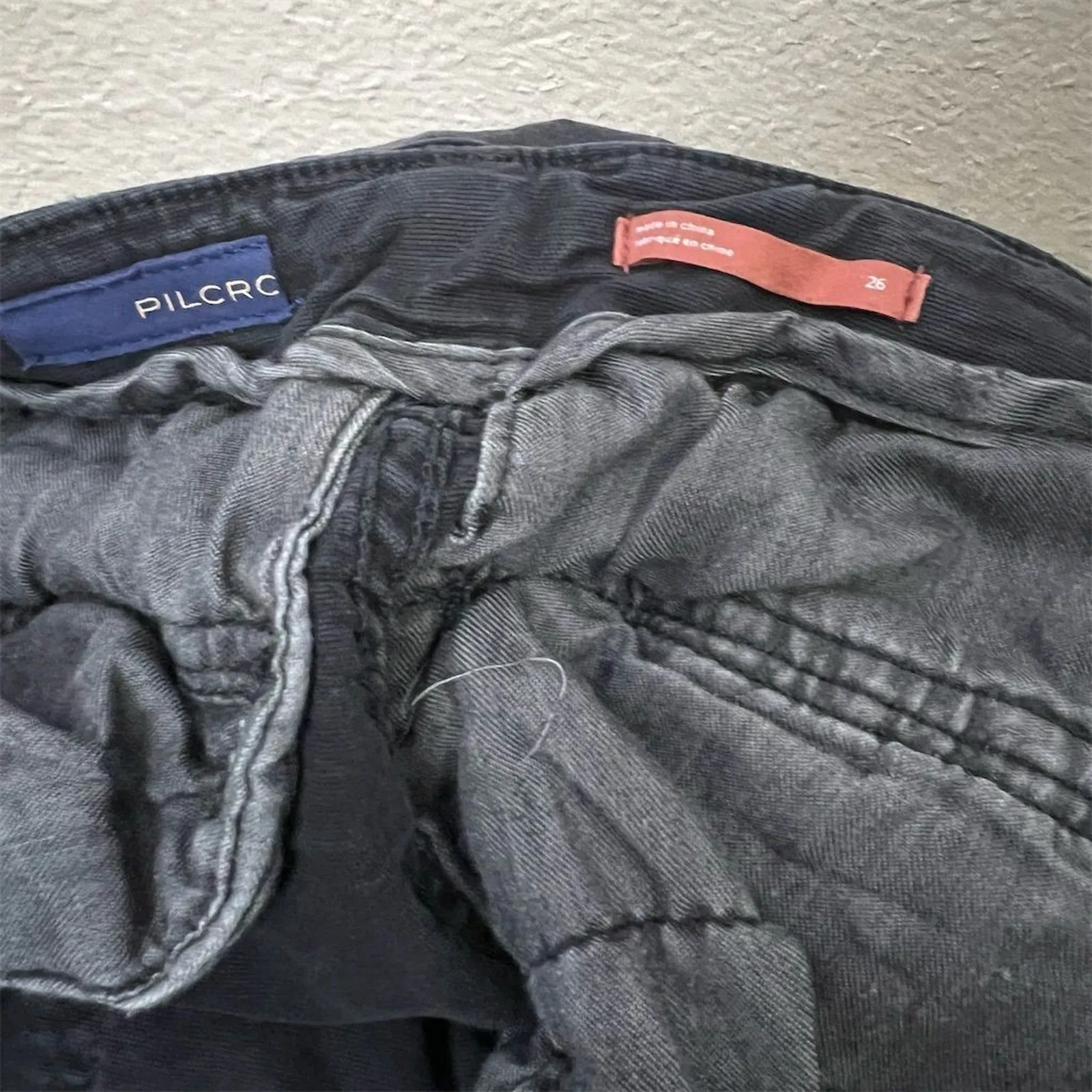 Pilcro Women's Black Cargo Crop Pants Size 26 Utility Pockets Casual Goth Grunge - Image 5