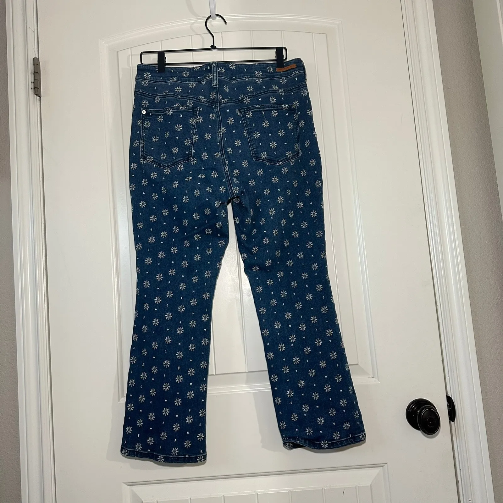 Pilcro and the Letterpress | High Rise Bootcut Jeans Floral Embroidery | 31" - Image 5