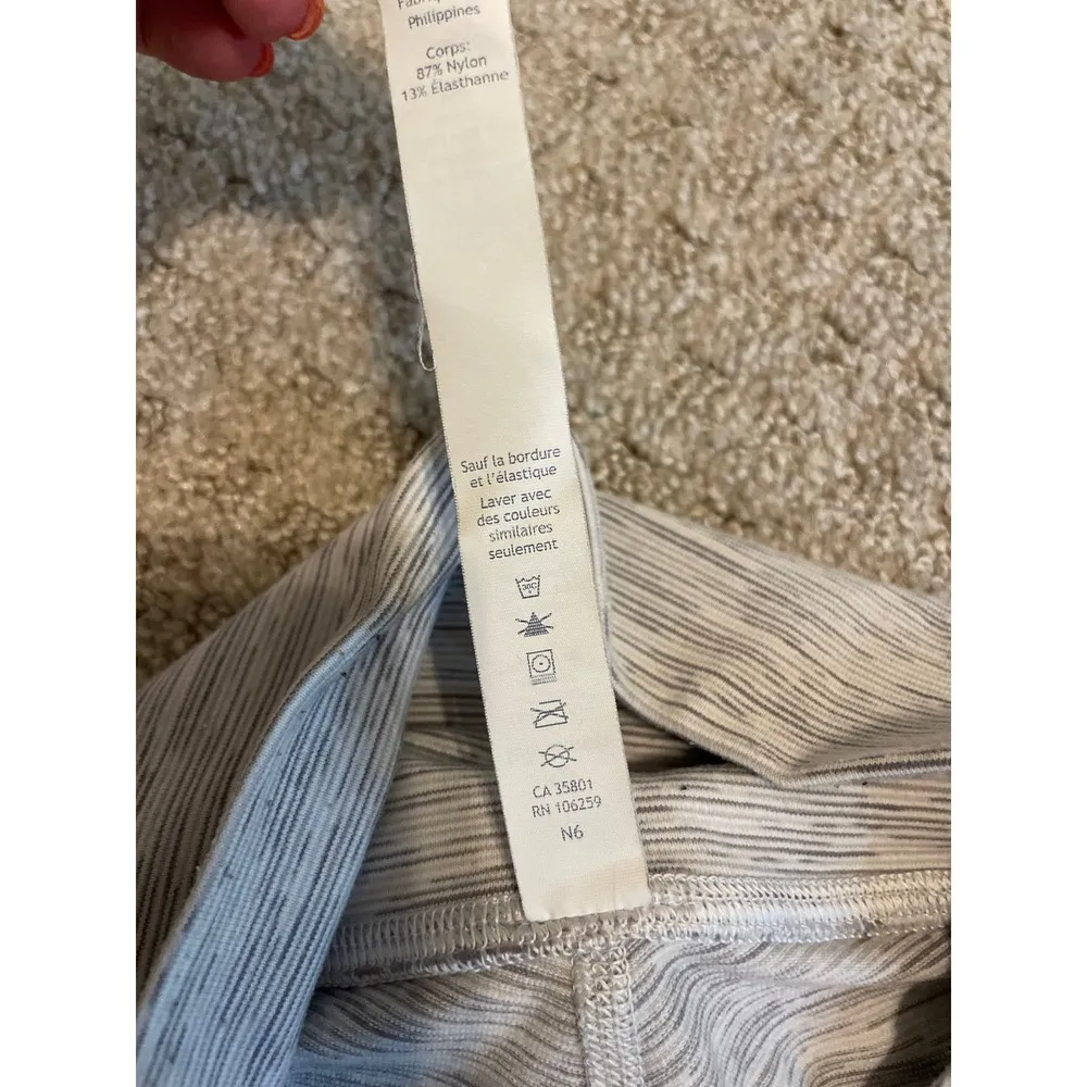 Lululemon Athletica Gray & White Stripe High Waist Athletic Leggings 6 - Image 8