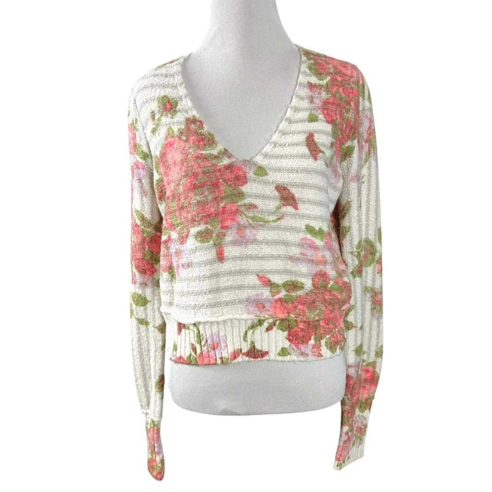 Free People Bed Of Roses Sweater Dainty Cottage Floral V Neck Size Small - Image 6