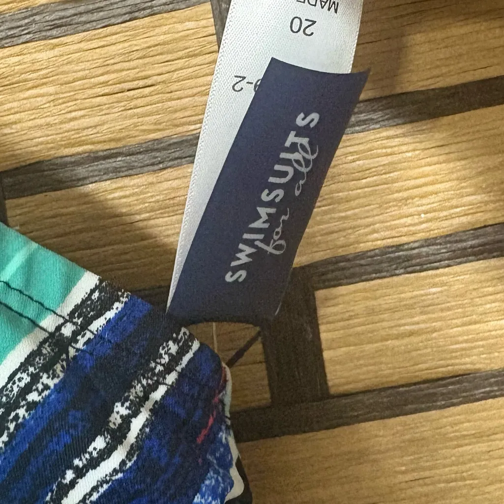 Swimsuits For All Swimsuit Top Size‎ 20 Size undefined - Image 7