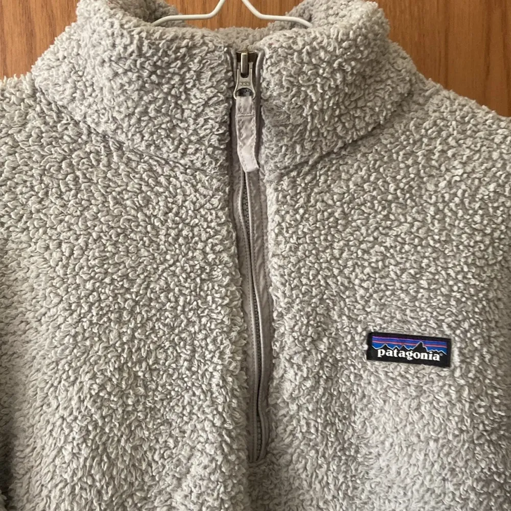 Patagonia 1/4 zipper fleece pullover - Image 4