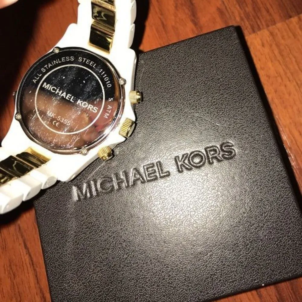 Authentic Michael Kors White/Gold Watch - Image 2