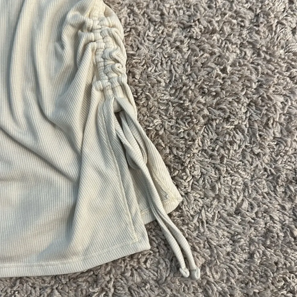 Lululemon NWT  side cinch ribbed tee Sz 10 - Image 4