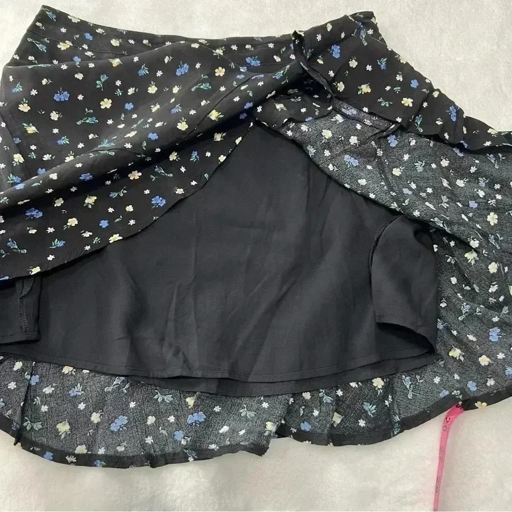 Vici Floral Skirt size L - Image 6
