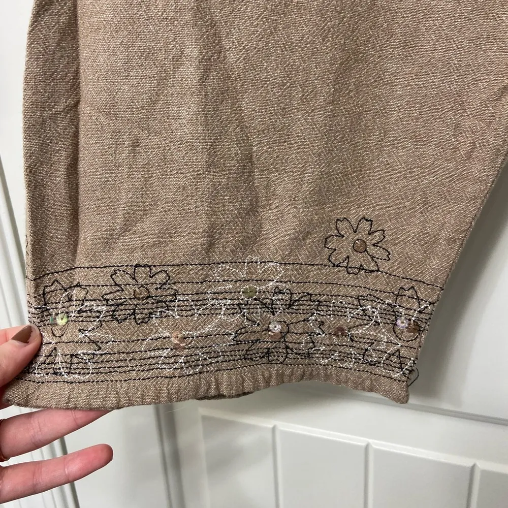 EUC White Stag women’s linen embroidered hem elastic drawstring waist crop pants - Image 3