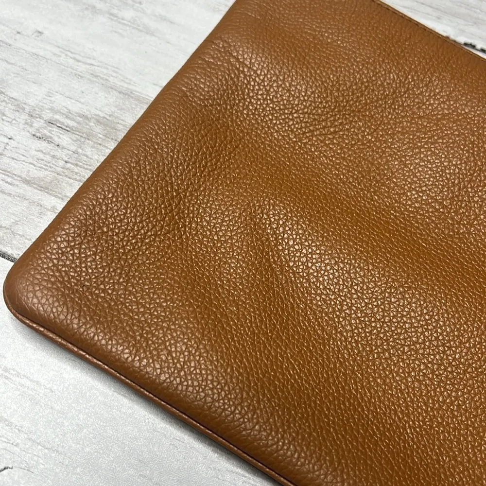 Kate Spade Camel Tan Pebbled Leather Zippered Clutch Bag - Image 3