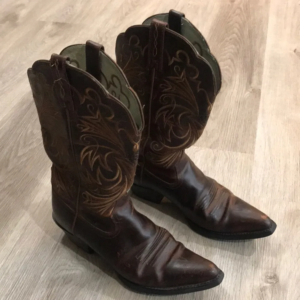 Ariat Snip Toe Brown Leather Cowgirl Boots Scallop - Image 2