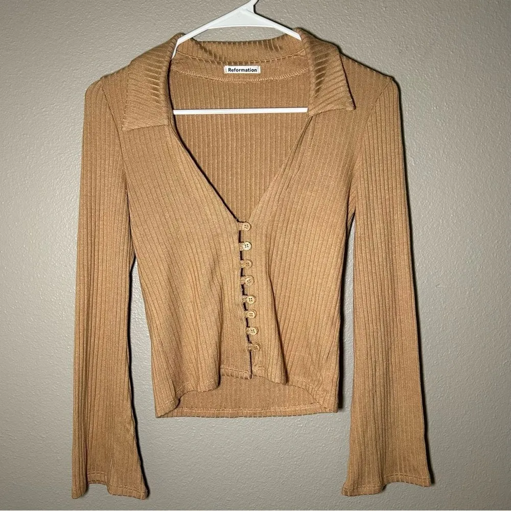 Reformation  Luce neutral ribbed button front bell sleeve top women’s size small - Image 3