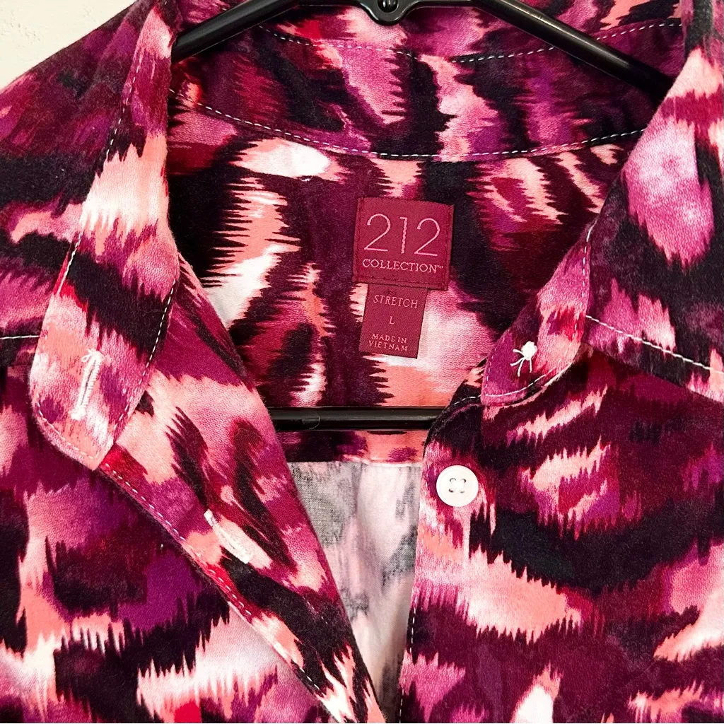 212 Collection Pink and Black Patterned Button Up Sleeveless Blouse - Image 2