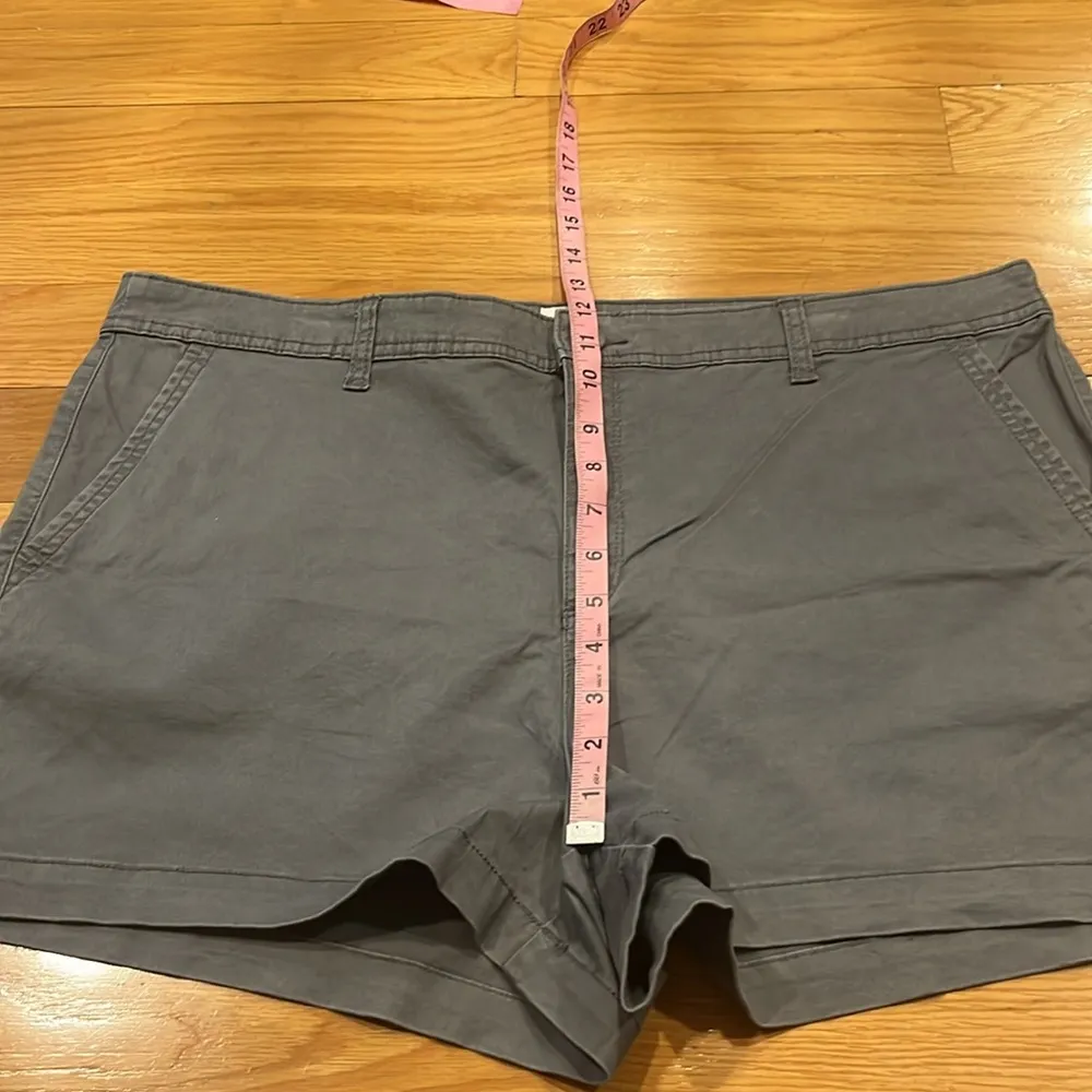 A new day women’s stretch shorts size 18. - Image 6