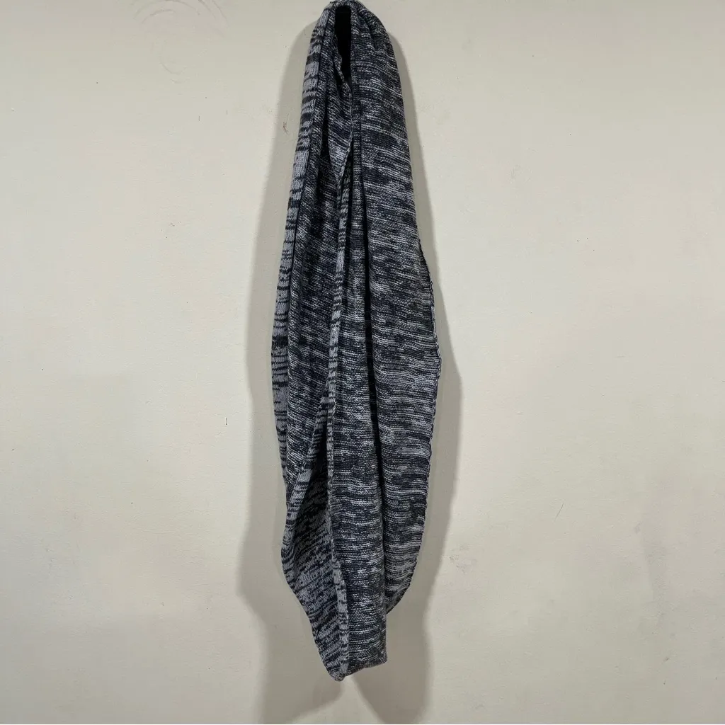 NWT Portolano Italian Gray Infinity Circle Scarf women’s wool - Image 2