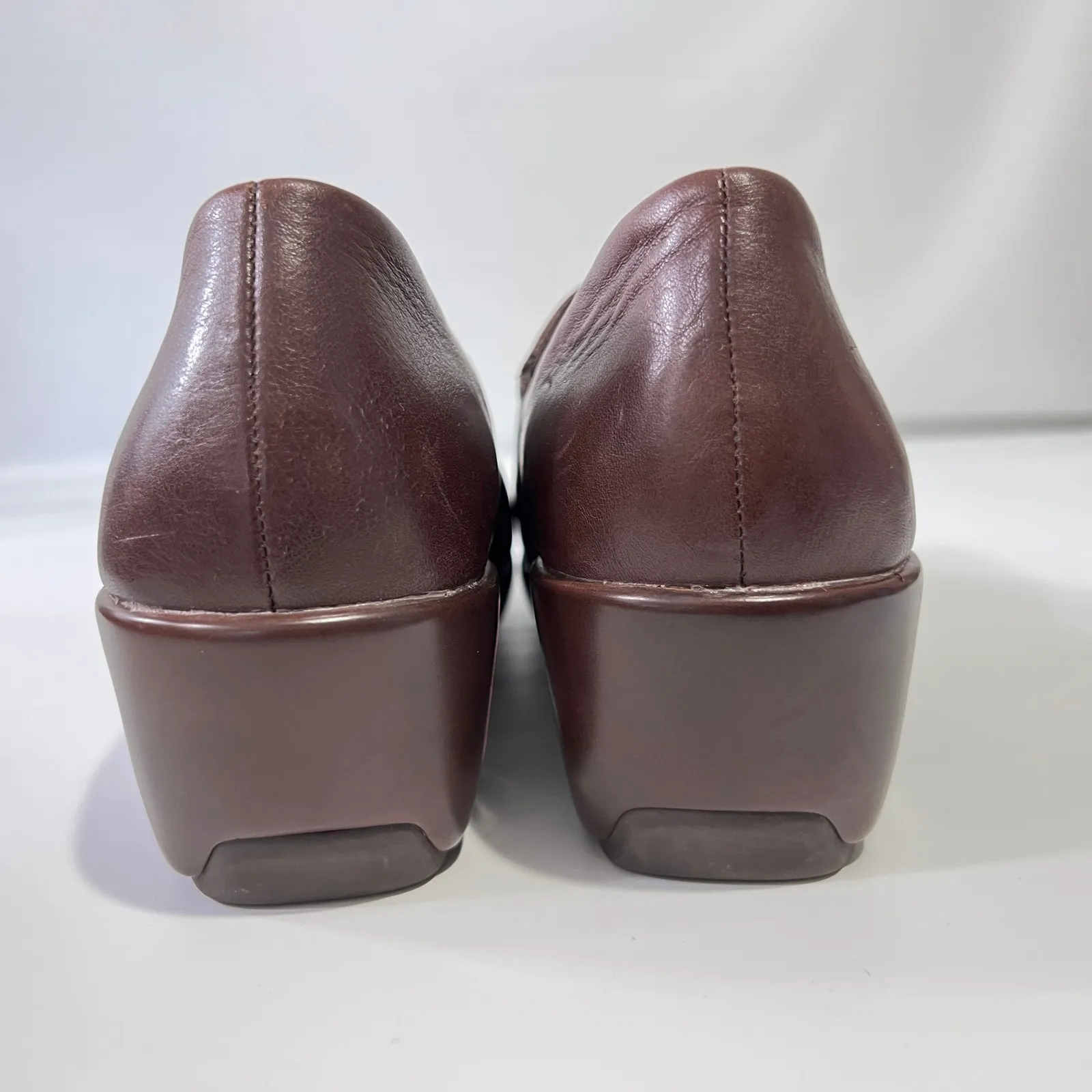 Ariat Brown Leather Wedge Loafer Slip-On Comfort Work Shoe Size‎ 9B Women's - Image 8