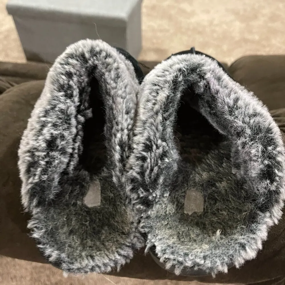 Slip on shoes/slippers sz 9 - Image 6