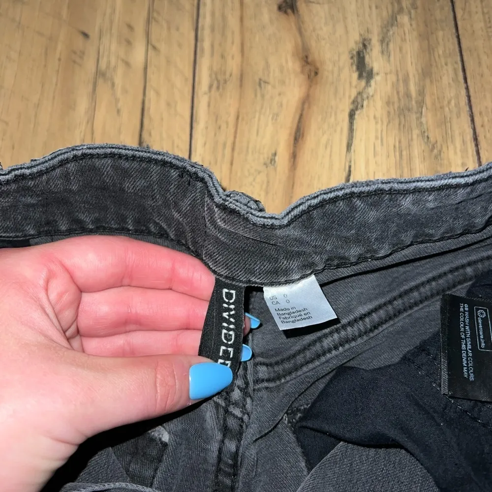 black distressed jeans - Image 4