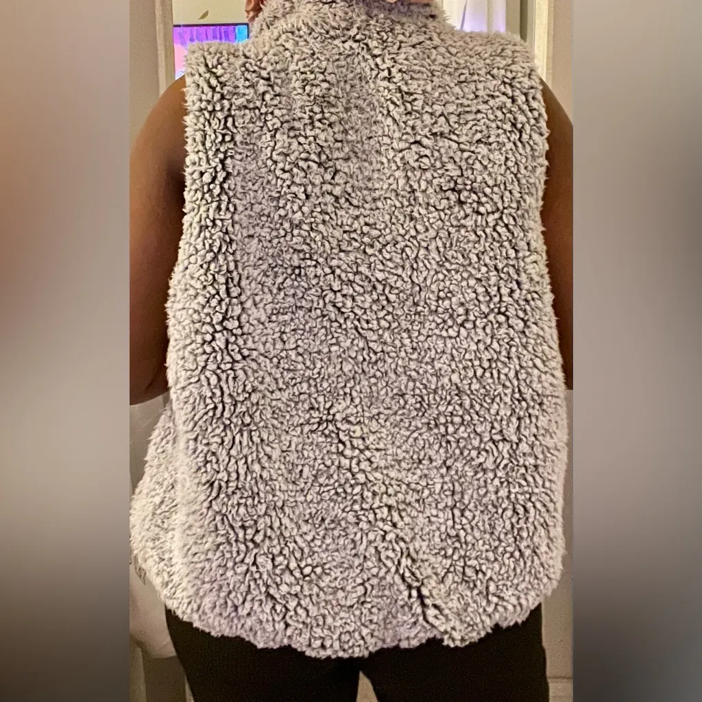 Cozy Gray Fuzzy Sleevless Vest - Image 5