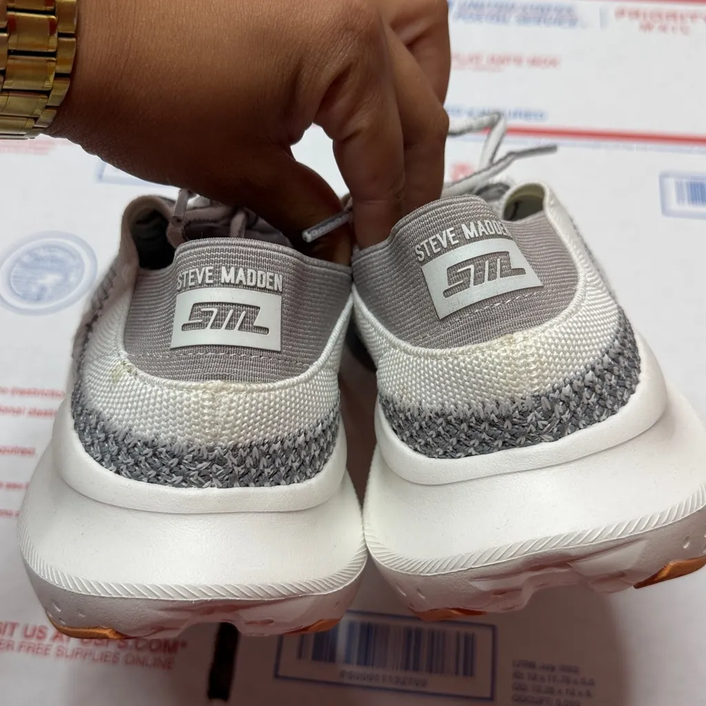 STEVE MADDEN ELEVATE 3 GREY WHITE. SIZE 8 - Image 10