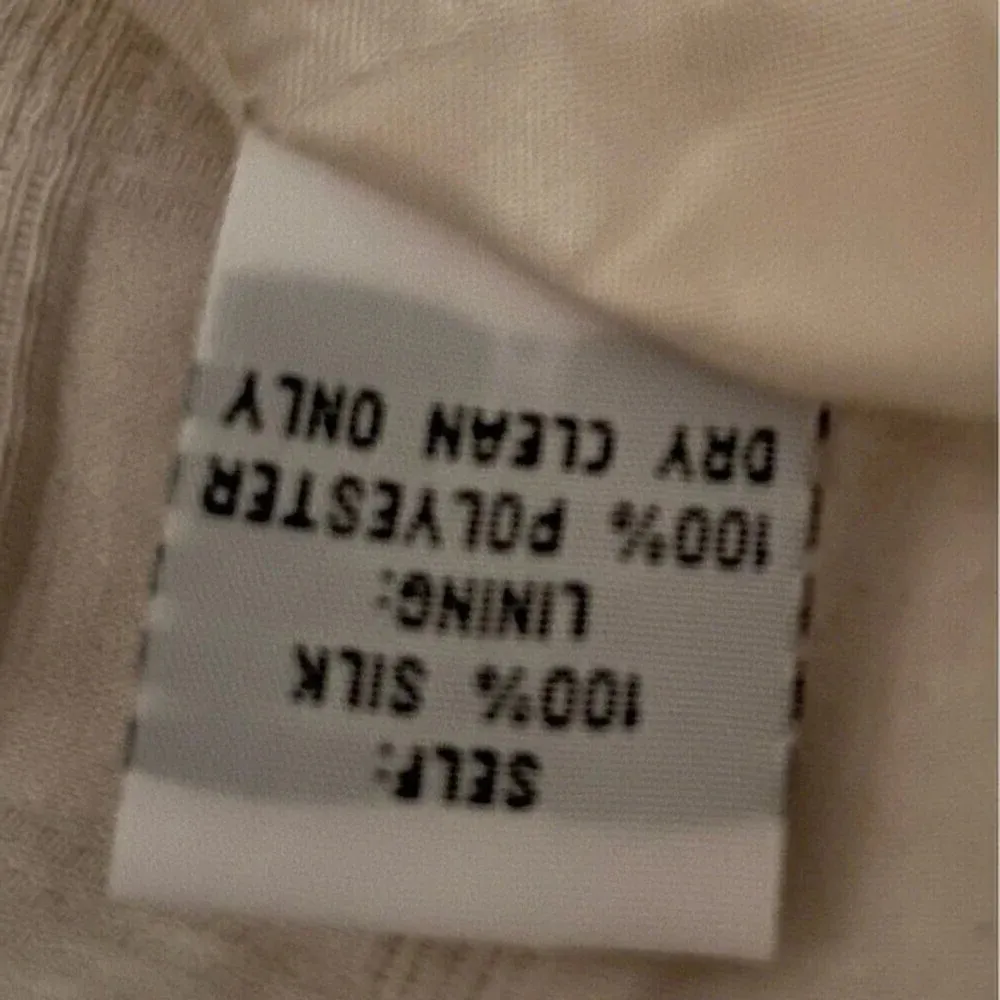 Lapis dress by Anthropology, size Medium in a 100% silk romantic flower print - Image 7