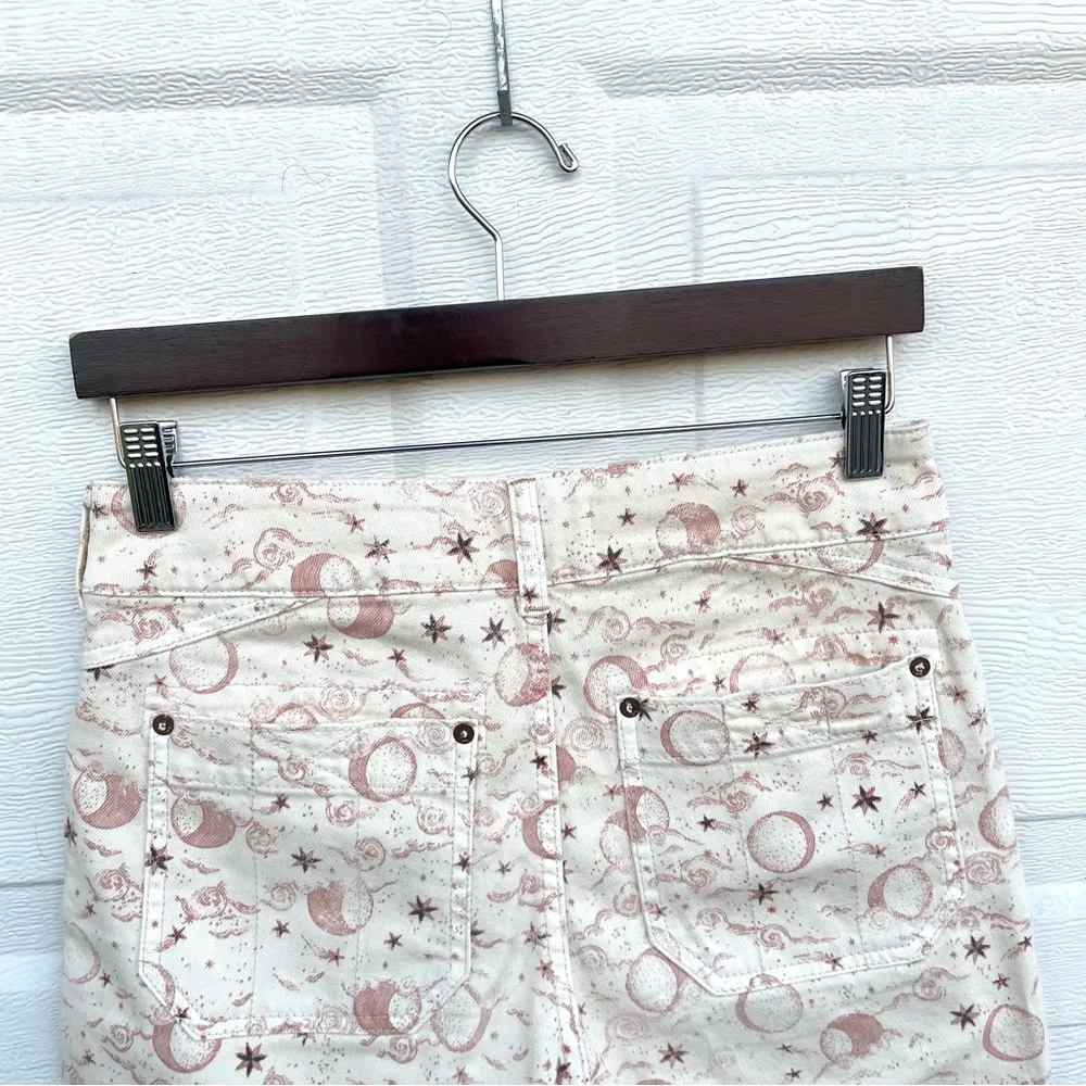 Anthropologie Cocorrina Womens Shorts Celestial Cream Mauve Moon Size 25 - Image 6