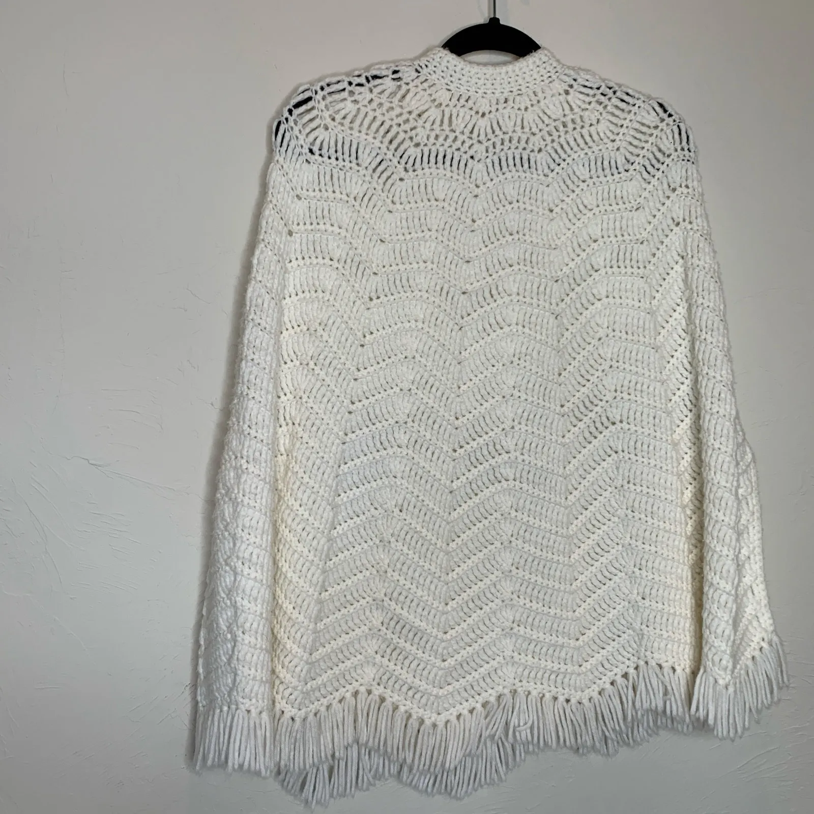 Vintage Handmade Poncho 70s OSFM White Button Front - Image 7