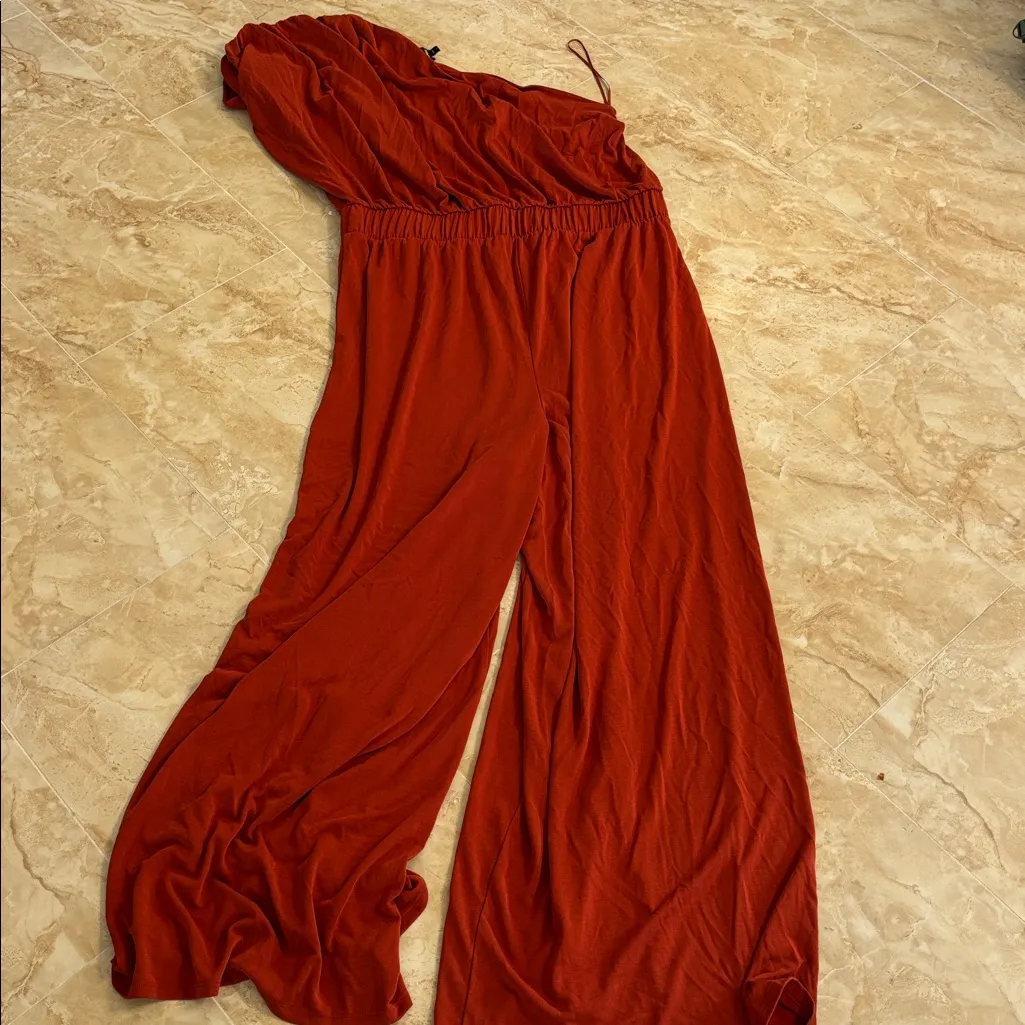 Express Cinnibar Ruched Wide Leg Elegant One-Shoulder jumpsuit fall event - Image 6