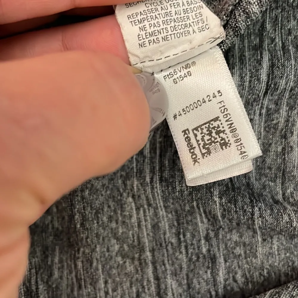 Heather Gray Women’s Short Sleeve V-Neck T-Shirt Size XS - Image 14