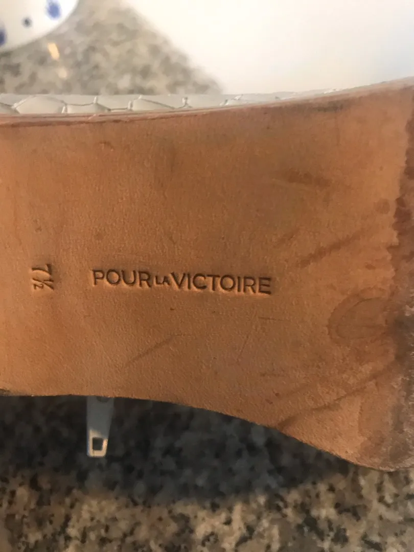 Pour La Victoire Winona Croc Embossed Boot 7.5 - Image 9