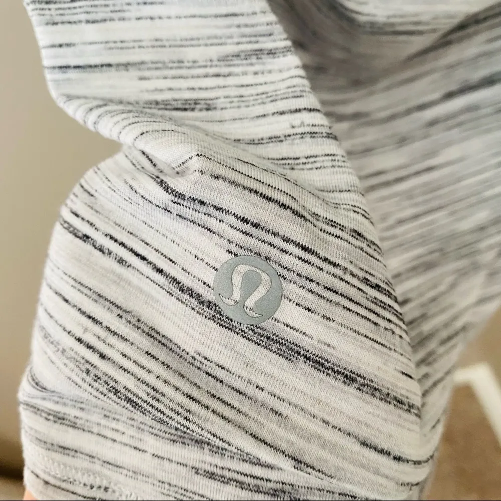 Lululemon Slay The Studio 2-in-1 Tank Gray/Yellow Sz 2 - Image 7